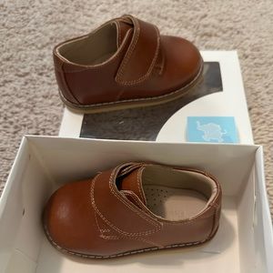Elephantito brown leather toddler dress shoes. Worn 1x to a wedding